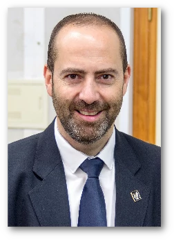 fotografia del primer pla de l'autor Enrique Alborch Tarrasó